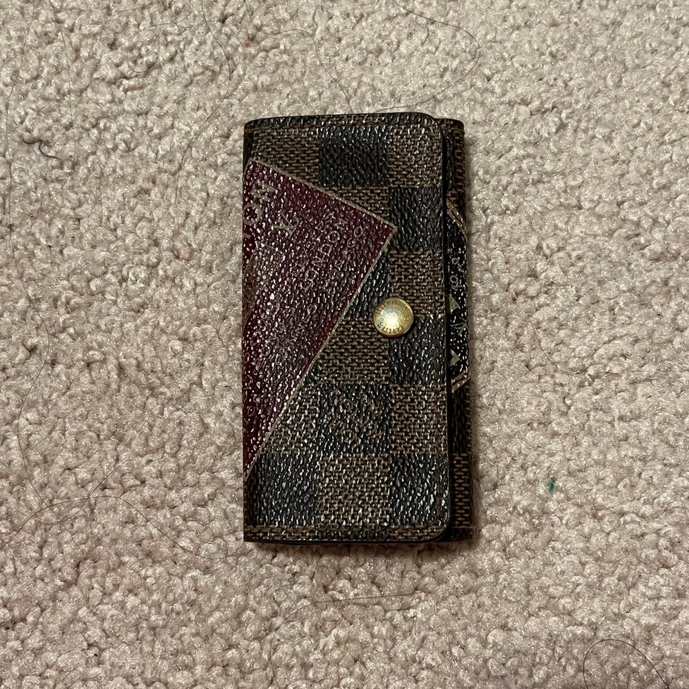 EUC Louis Vuitton Limited Edition Damier Ebene Key Holder
